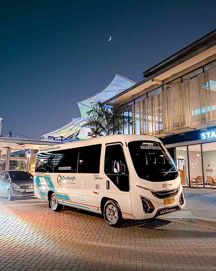 Elf Jumbo untuk perjalanan rombongan